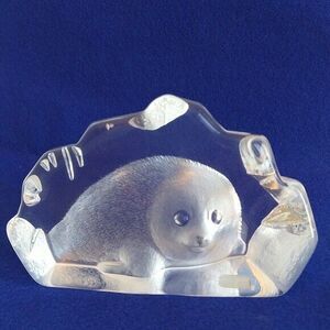 Mats Jonasson Baby Seal Sculpture Paperweight Signed # Handmade Sweden Crystal